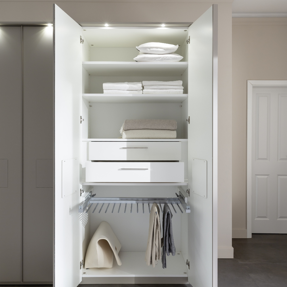 Drehtürenschrank Multiline Drehtürenschrank Multiline