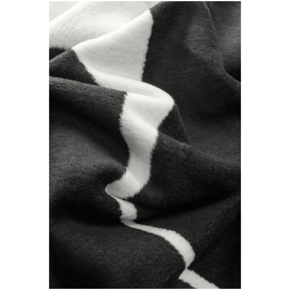 SCHOENER_WOHNEN-Decke Pebble-schwarz-71237-002-150-200_4