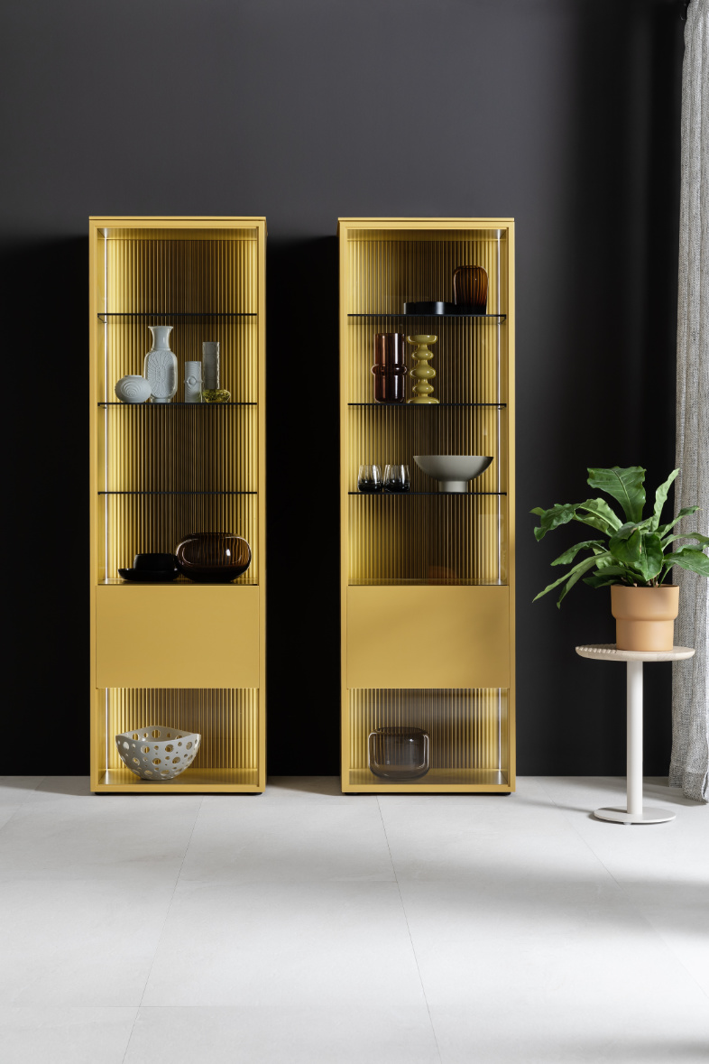Gelbe Vitrine AMAYA SCHÖNER WOHNEN-Stauraumserie AMAYA