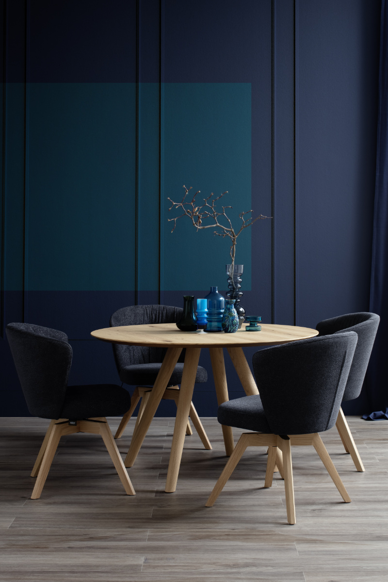 Blaues Highlight im Esszimmer SCHÖNER WOHNEN-Wunderbar_wandelbar_kreativ