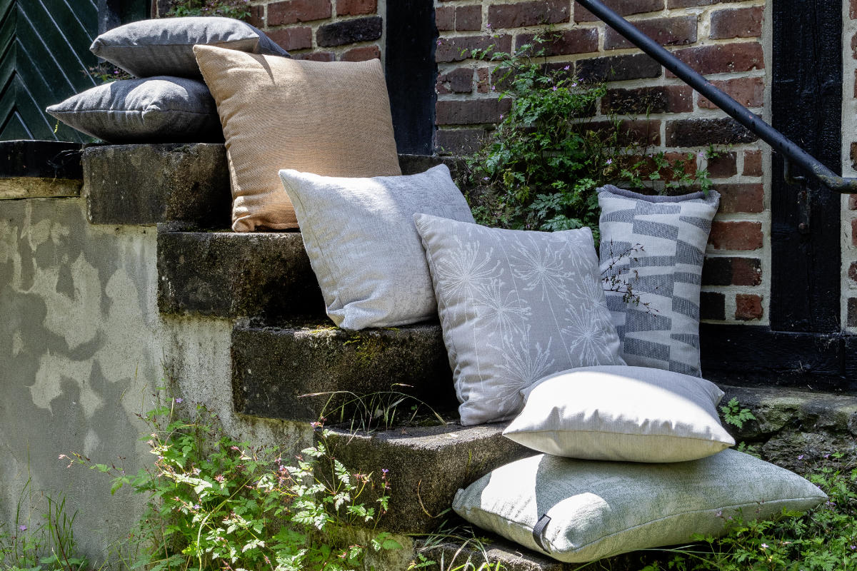 Kunterbunte Outdoor Kissen in verschiedenen Mustern SCHÖNER WOHNEN-Outdoor