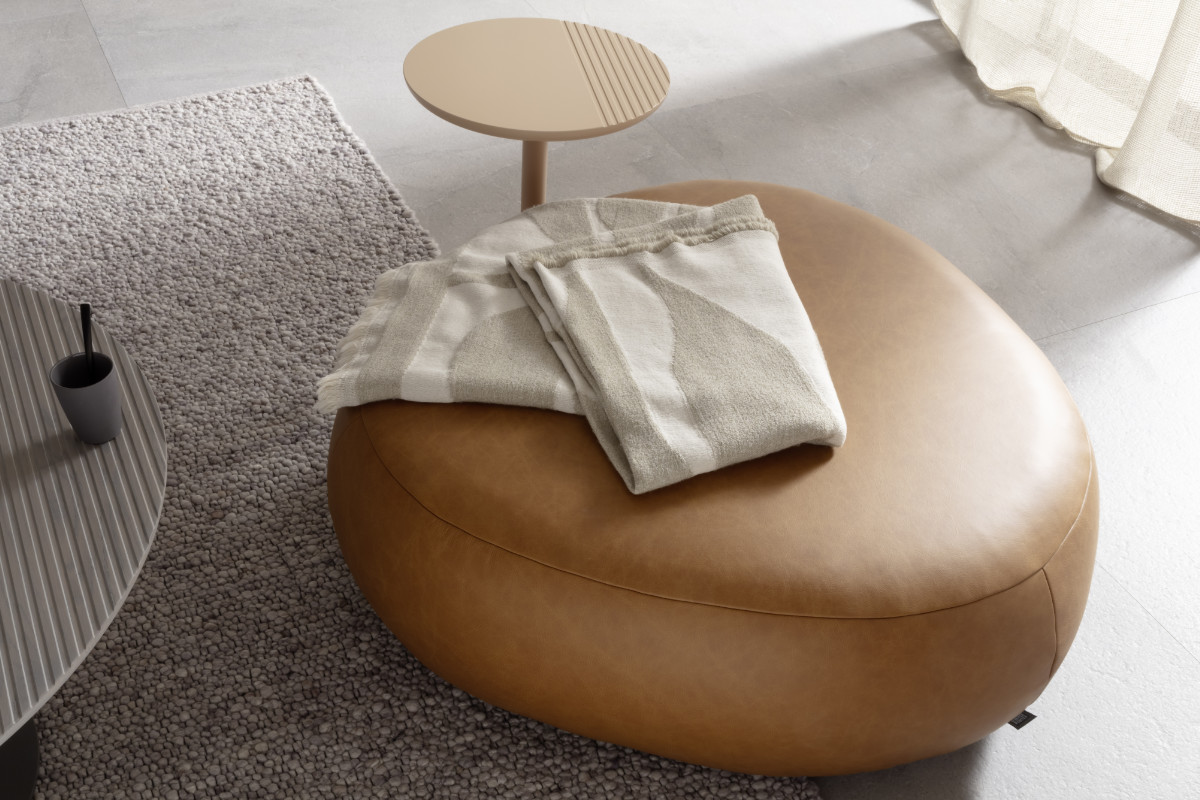 Hocker Spot in braunem Leder SCHÖNER WOHNEN Hocker