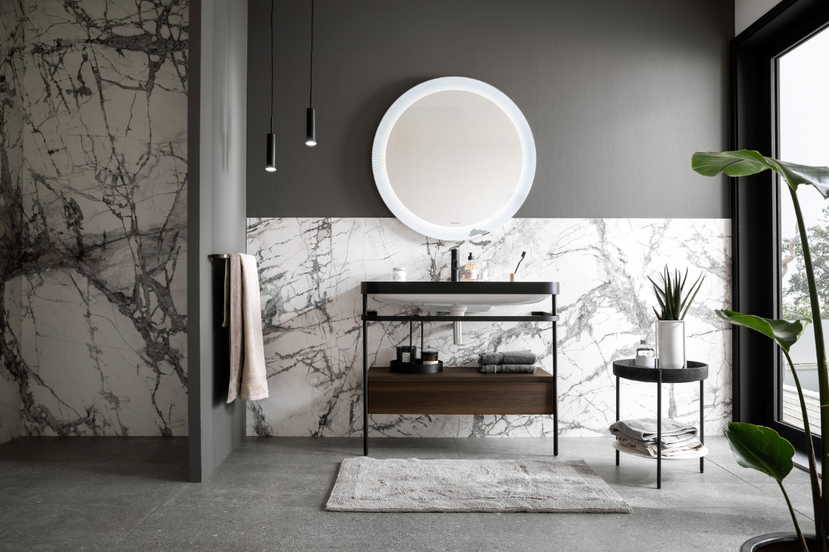 Badezimmer in Grautönen SCHOENER-WOHNEN-Badezimmer