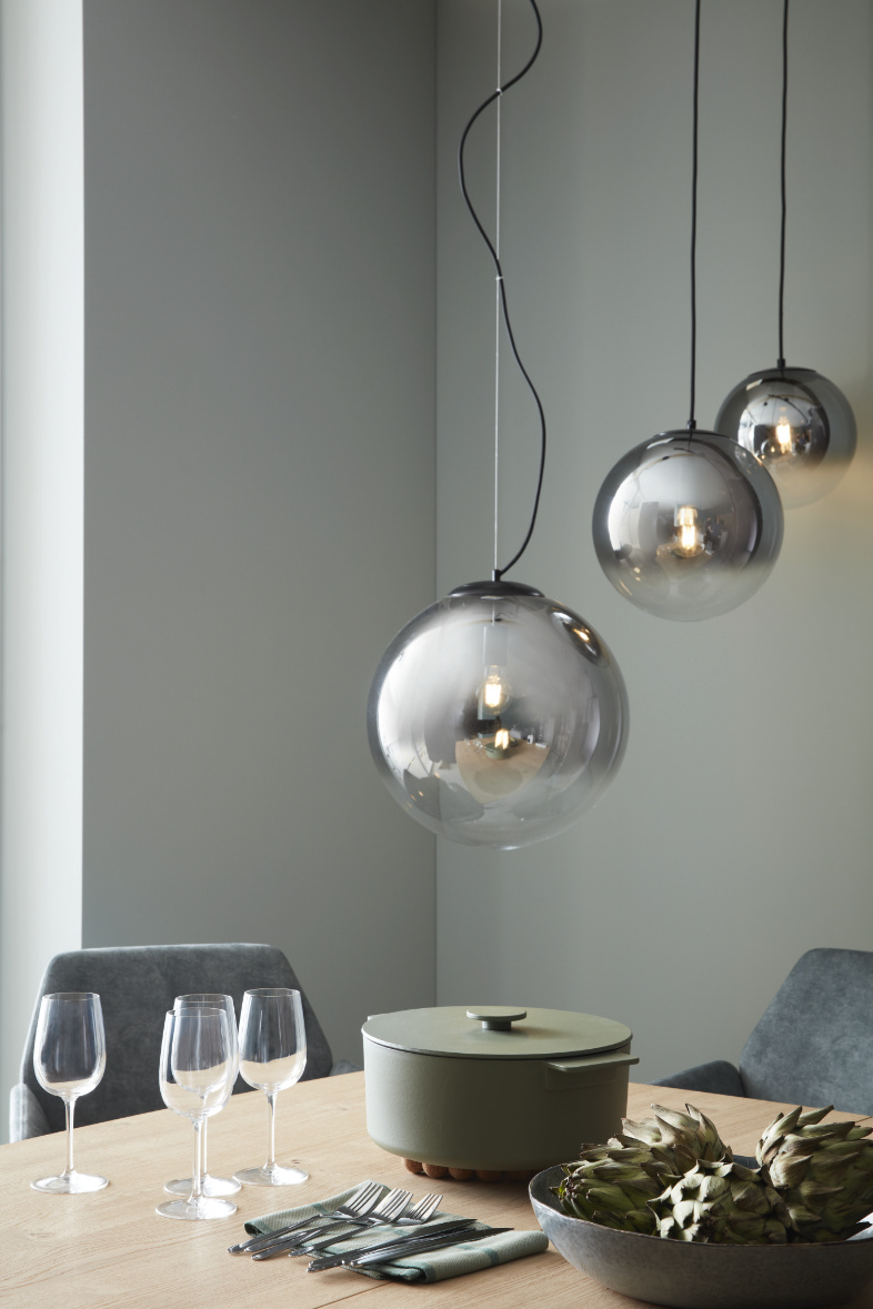 Pendelleuchten MIRROR im Esszimmer SCHÖNER WOHNEN-Leuchten