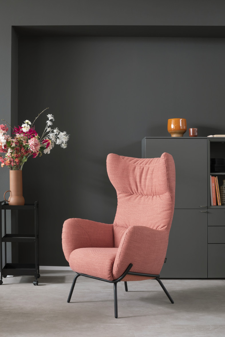Leseecke mit Sessel in rosa SCHÖNER WOHNEN-Sessel