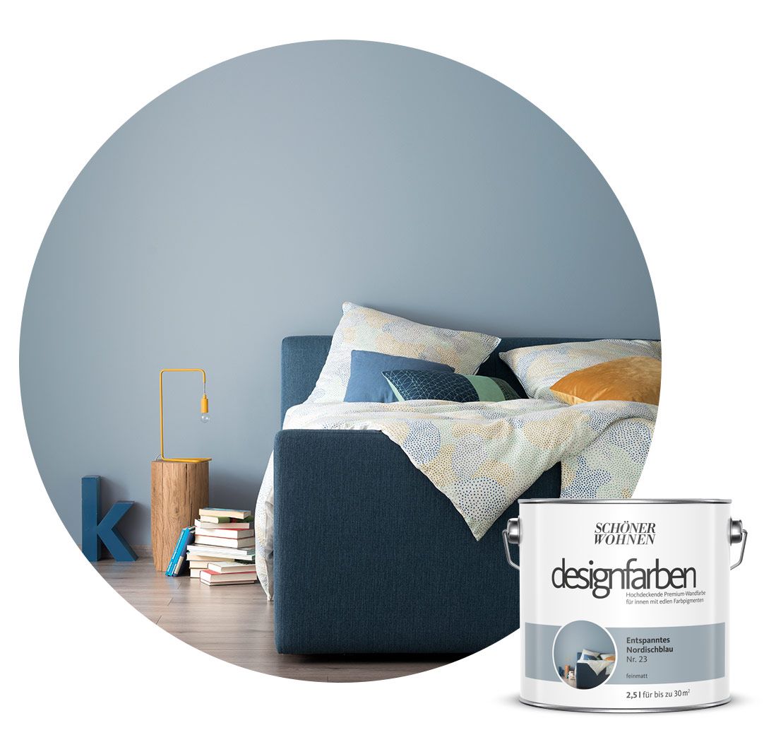 Hellblaues Schlafzimmer in Designfarbe SCHÖNER WOHNEN-Designfarben