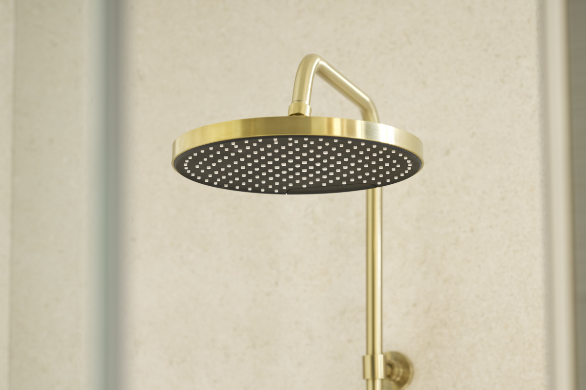 Goldene Überkopfbrause SCHÖNER WOHNEN Kollektion Armaturen