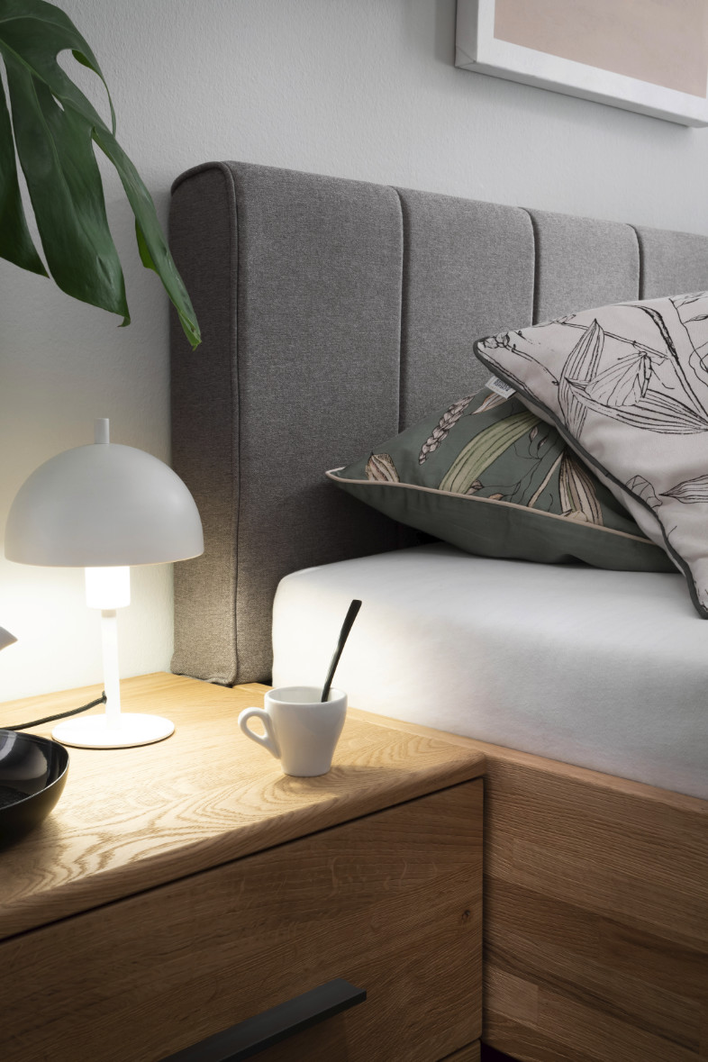 Bett MATO mit Tischleuchte KIA SCHÖNER WOHNEN-Schlafzimmer