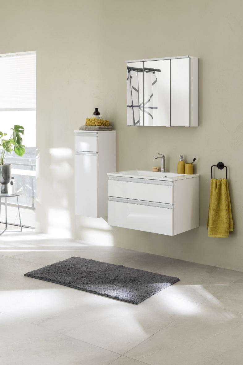 Badezimmer mit gelben Accessoires SCHÖNER WOHNEN-Kollektion Farbe Gelb