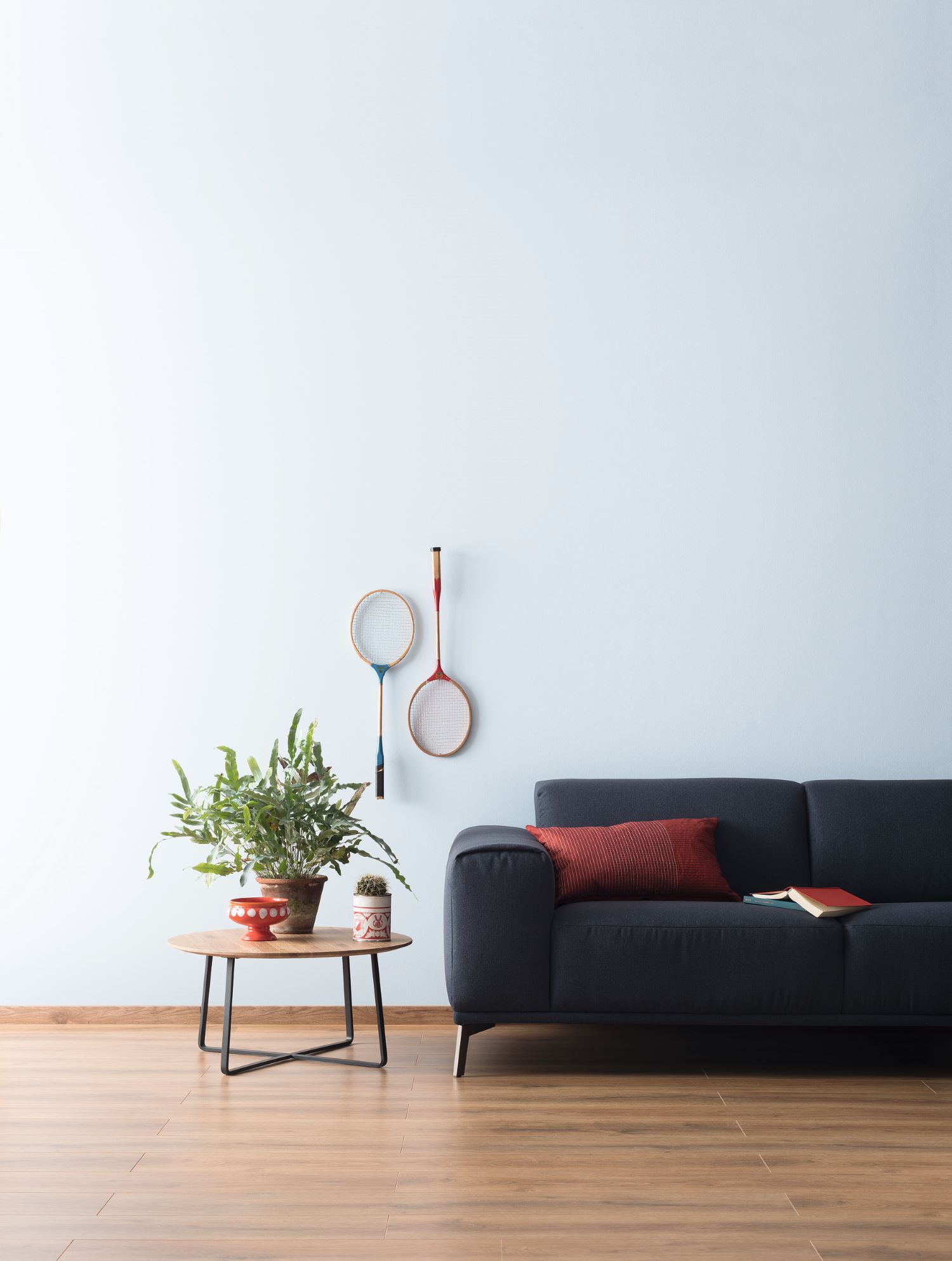 Wohnzimmer in hellblauer Designfarbe SCHÖNER WOHNEN-Designfarbe