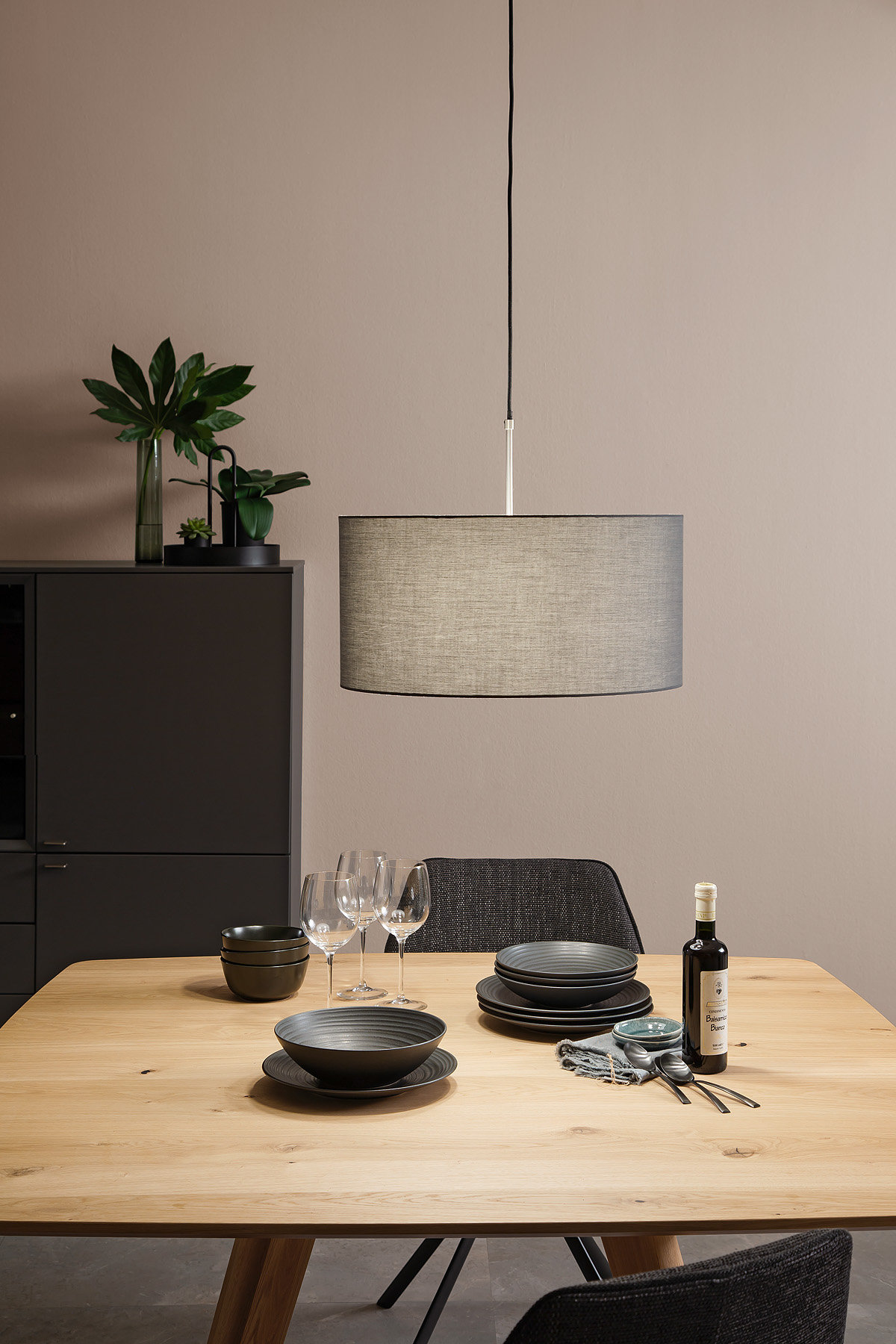 Trendfarbe Cosy im Esszimmer SCHÖNER-WOHNEN-Farbe