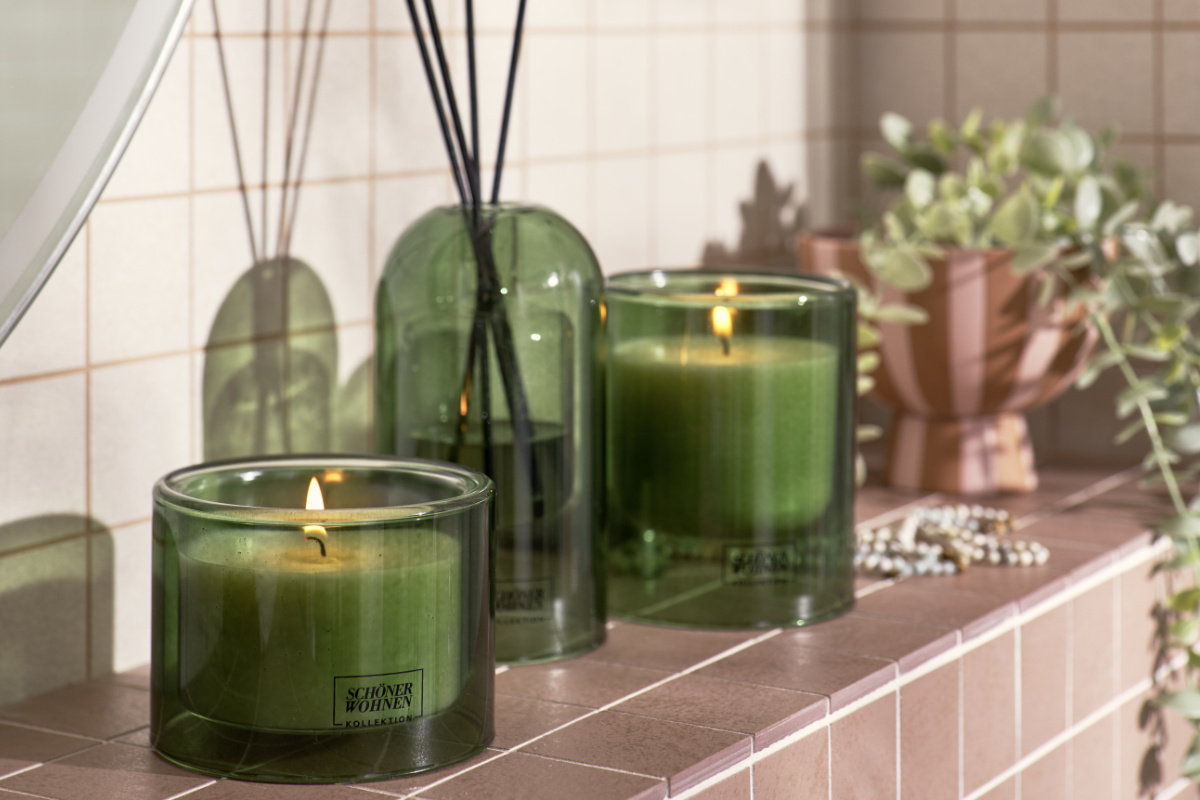 grünes Raumdüfte Set im Badezimmer SCHÖNER WOHNEN Kollektion Raumdüfte