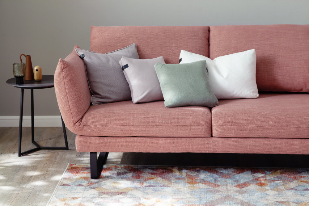Schlichte Kissen auf Sofa SCHOENER-WOHNEN-Textilien