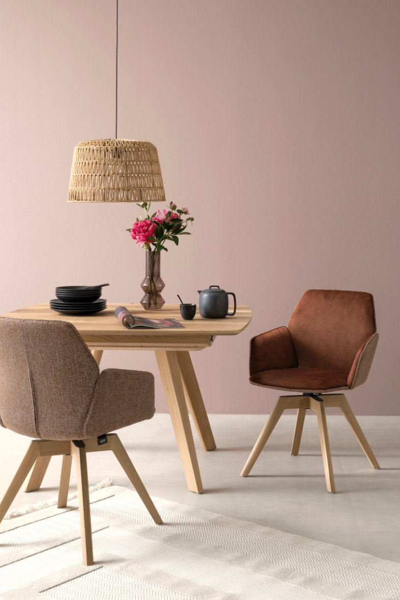 Esszimmer in rosa SCHÖNER WOHNEN-Stühle