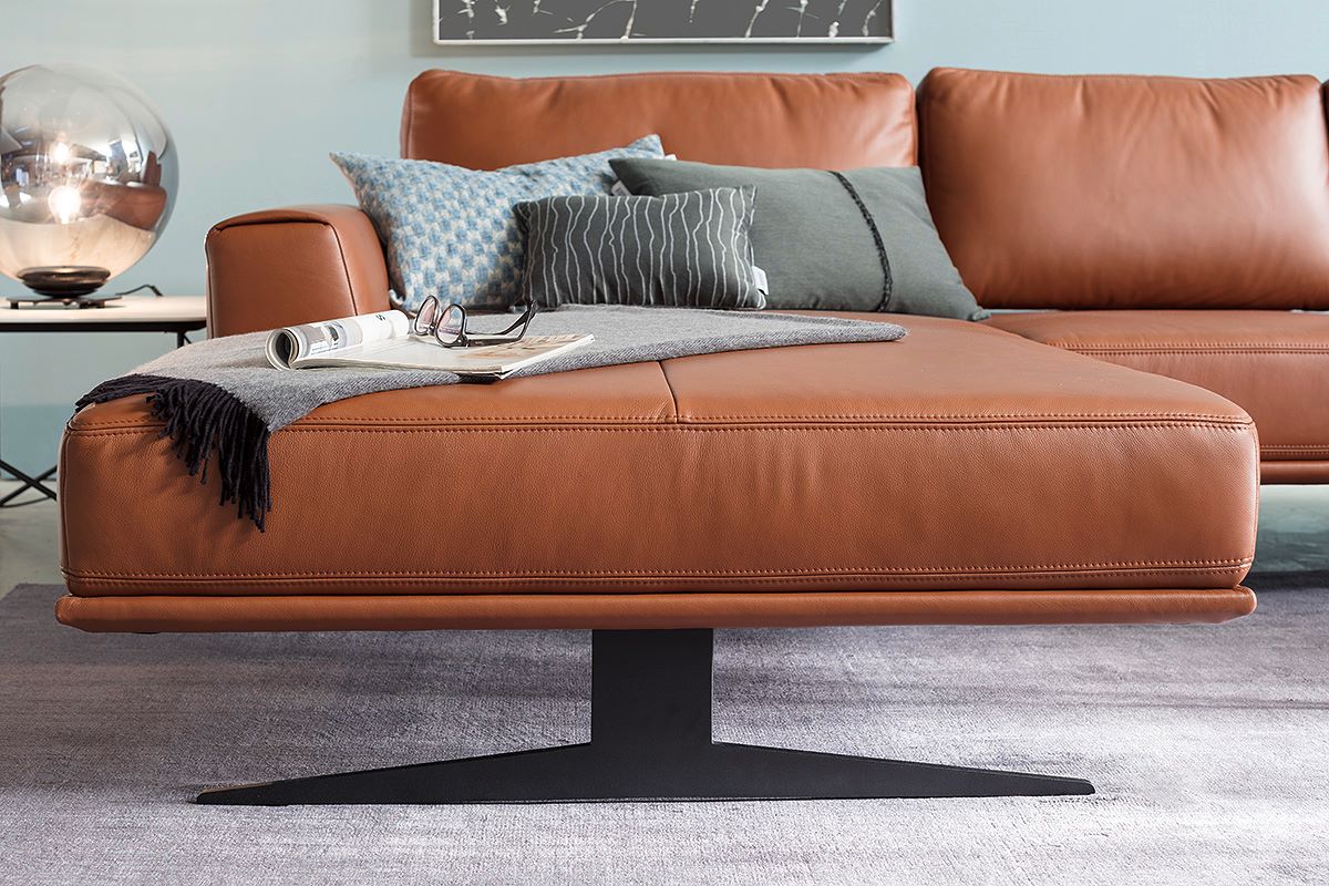 Braunes Ledersofa mit Metallkufe SCHÖNER WOHNEN-Sofas