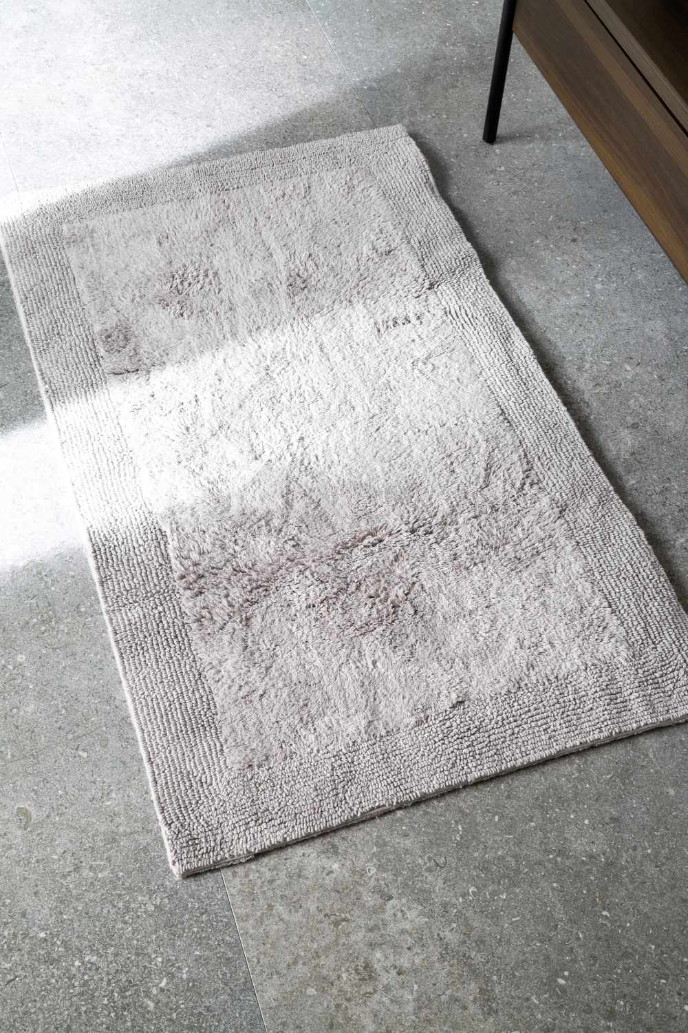 Grauer Badteppich SCHOENER-WOHNEN-Badezimmer