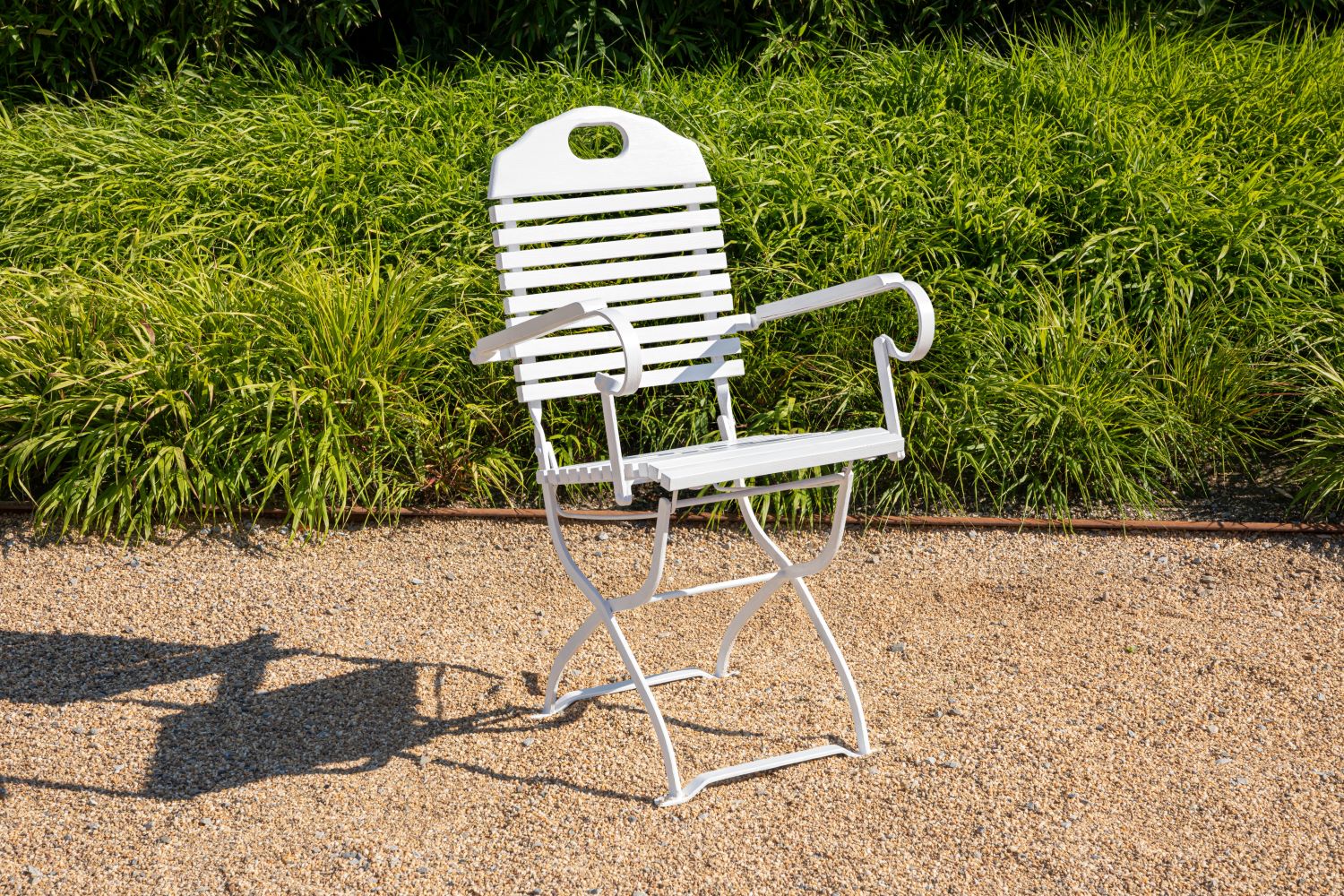 Weißer Garten-Stuhl mit Pep up Farbe SCHÖNER WOHNEN-pepup