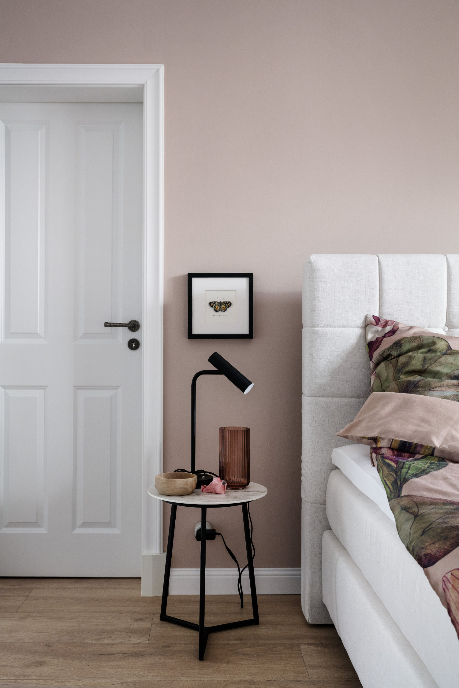 Schlafzimmer in Trend-Wandfarbe Hortensie SCHÖNER WOHNEN-Schlafzimmer