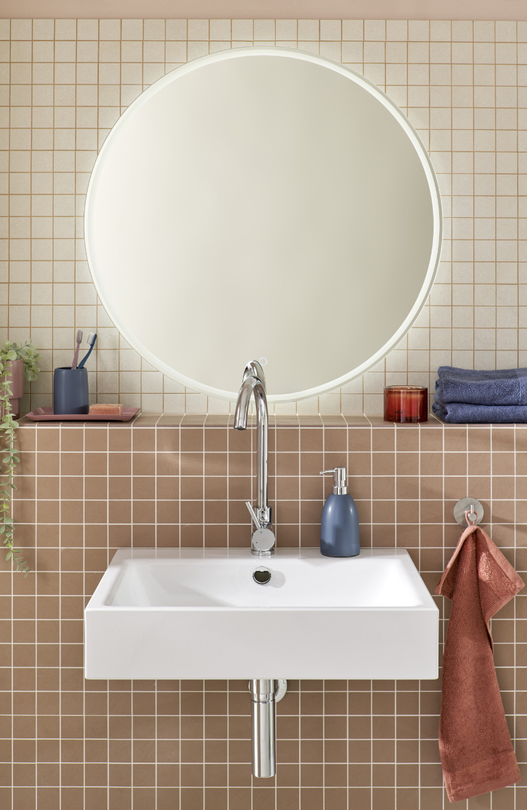 Waschtisch und Spiegel SchoenerWohnen_Kollektion_3Bäder_3Stile