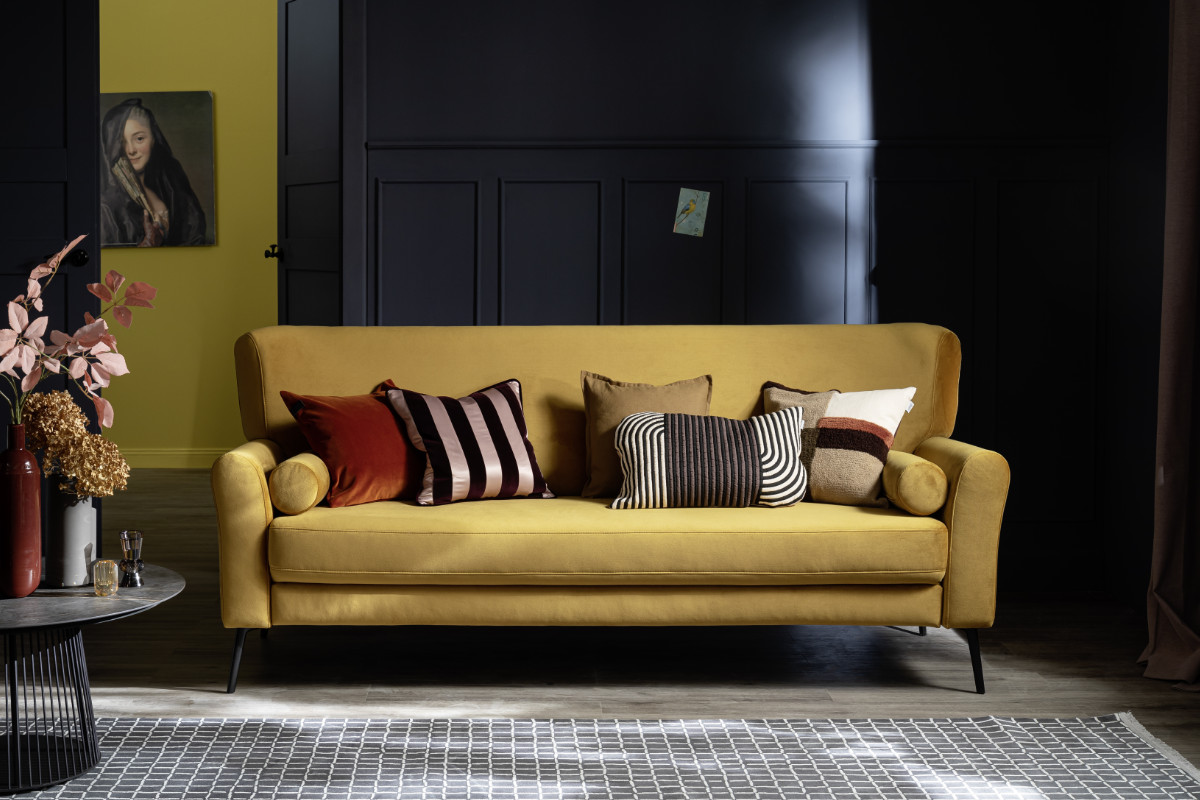 Eyechatcher gelber Sofa Amadeo SCHOENER-WOHNEN-Frühlingstextilien