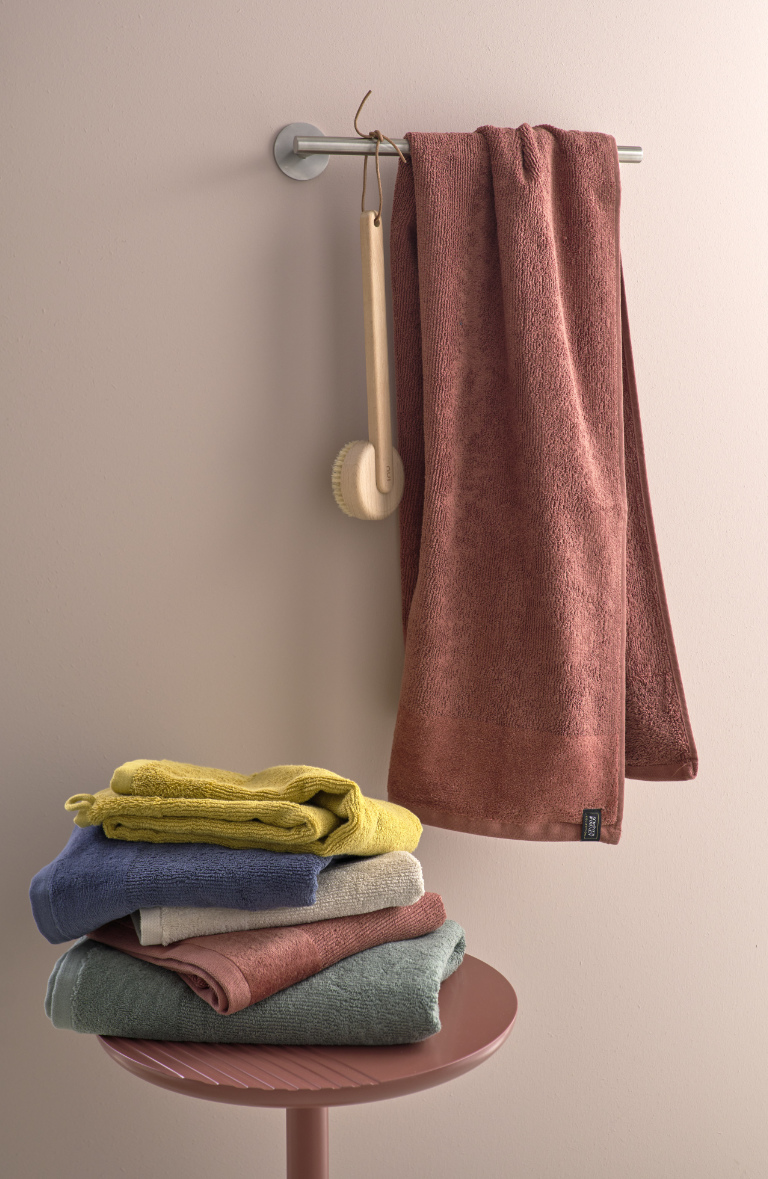 Bunte Handtücher SchoenerWohnen_Kollektion_3Bäder_3Stile