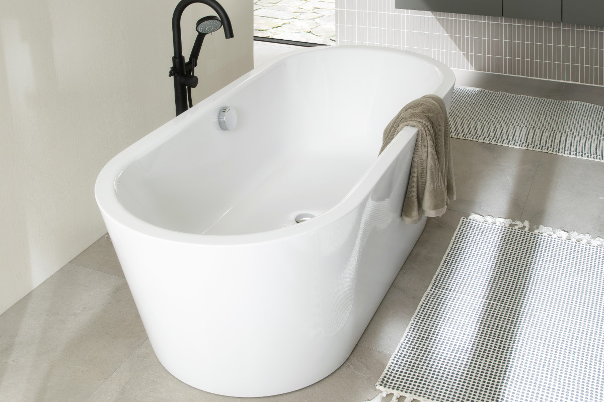 Freistehende Badewanne SCHÖNER WOHNEN-Badezimmer