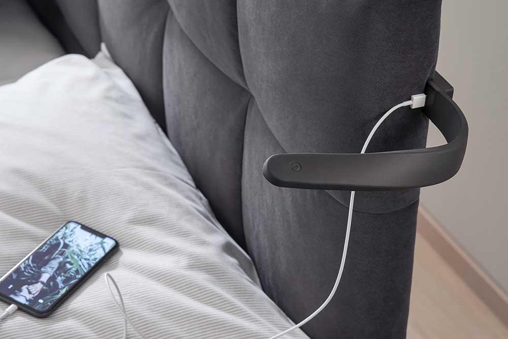 Gemütliches Boxspringbett mit integrierter Leseleuchte und USB-Anschluss SCHOENER WOHNEN-Betten