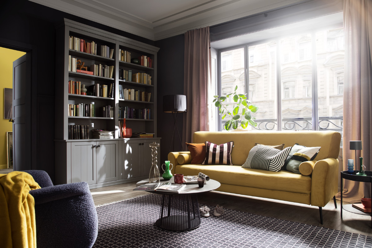 Gemütliches Wohnzimmer mit Sofa AMADEO in gelb SCHÖNER WOHNEN-Kollektion Serie AMADEO