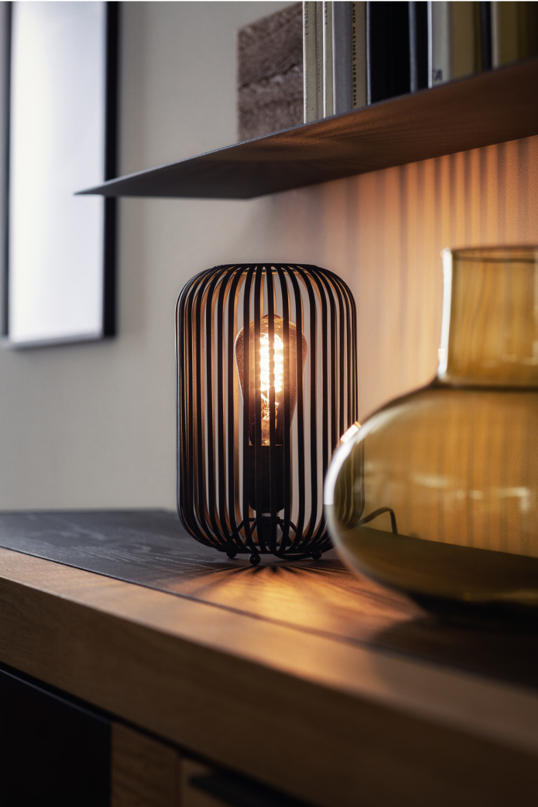 Die Leuchte CAGE sorgt für gemütliches Licht SCHÖNER WOHNEN-Ab aufs Sofa