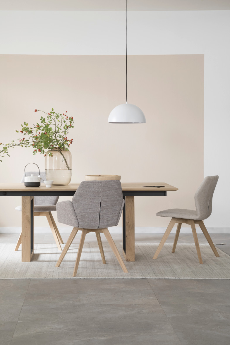 Pendellleuchte KIA im beigen Esszimmer SCHÖNER WOHNEN-Leuchten