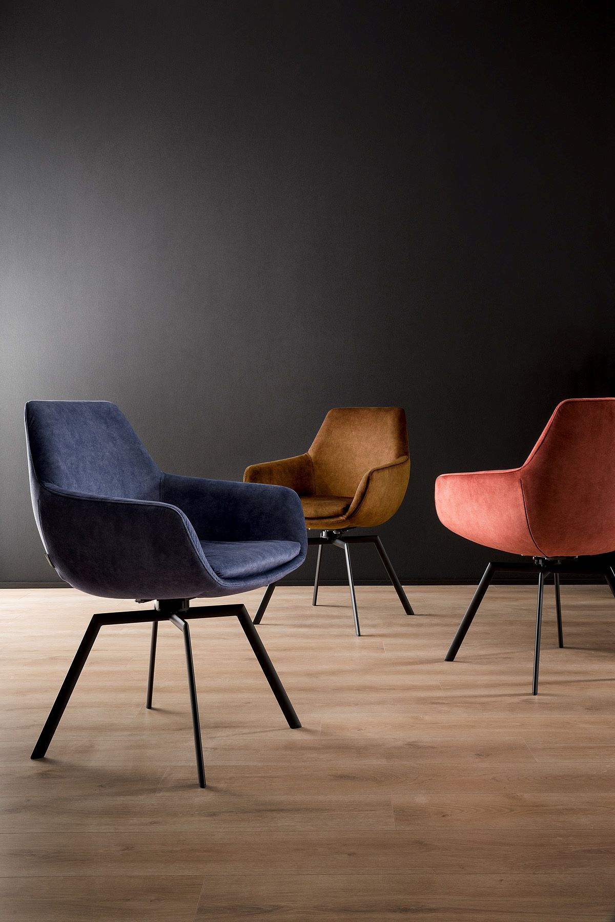 Bunte Stühle mit Metallgestell SCHÖNER WOHNEN-Stühle