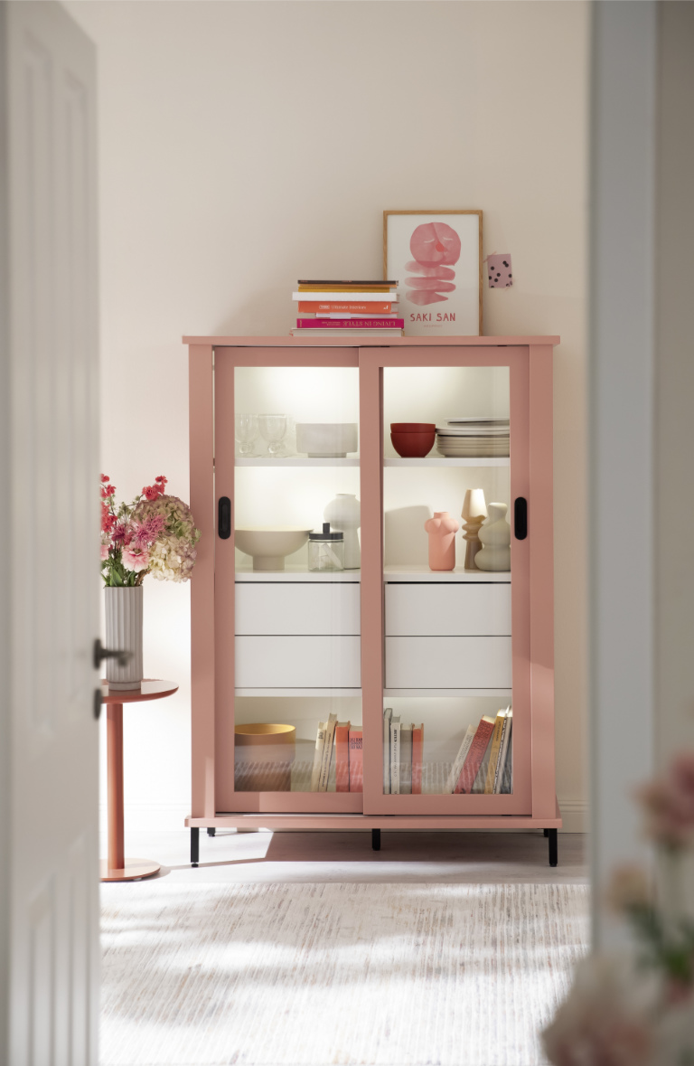 Vitrine in Rosa SWK2024_05_G_MAG7908_23_