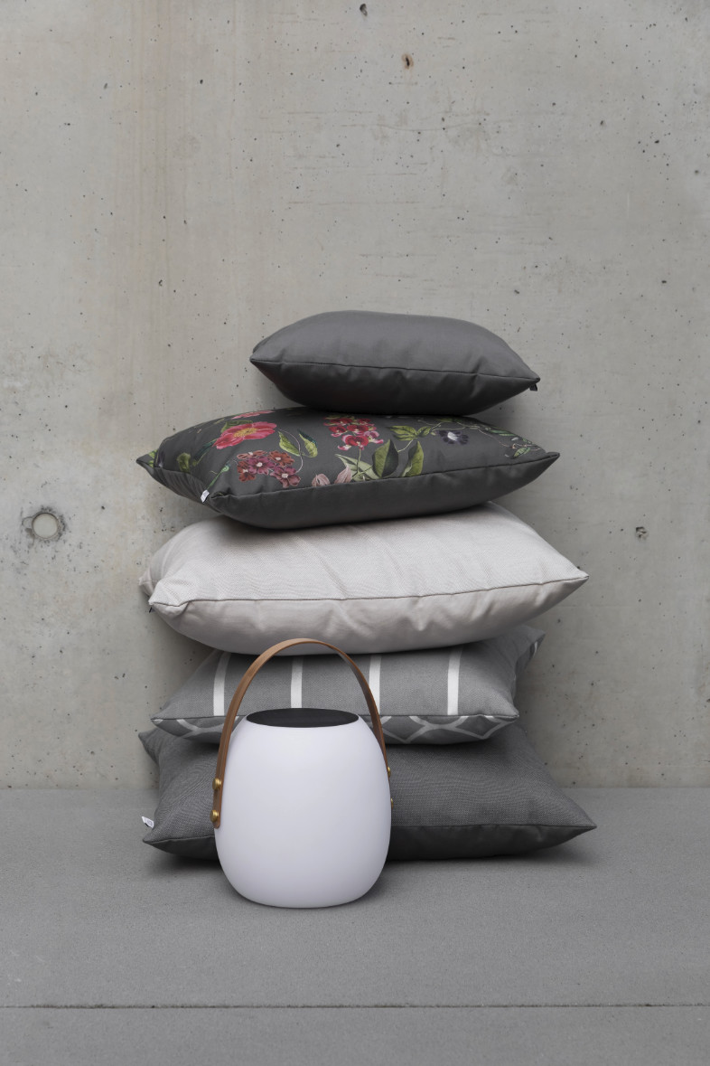 Outdoor-Kissen mit Outdoor Leuchte SCHÖNER WOHNEN-Outdoor