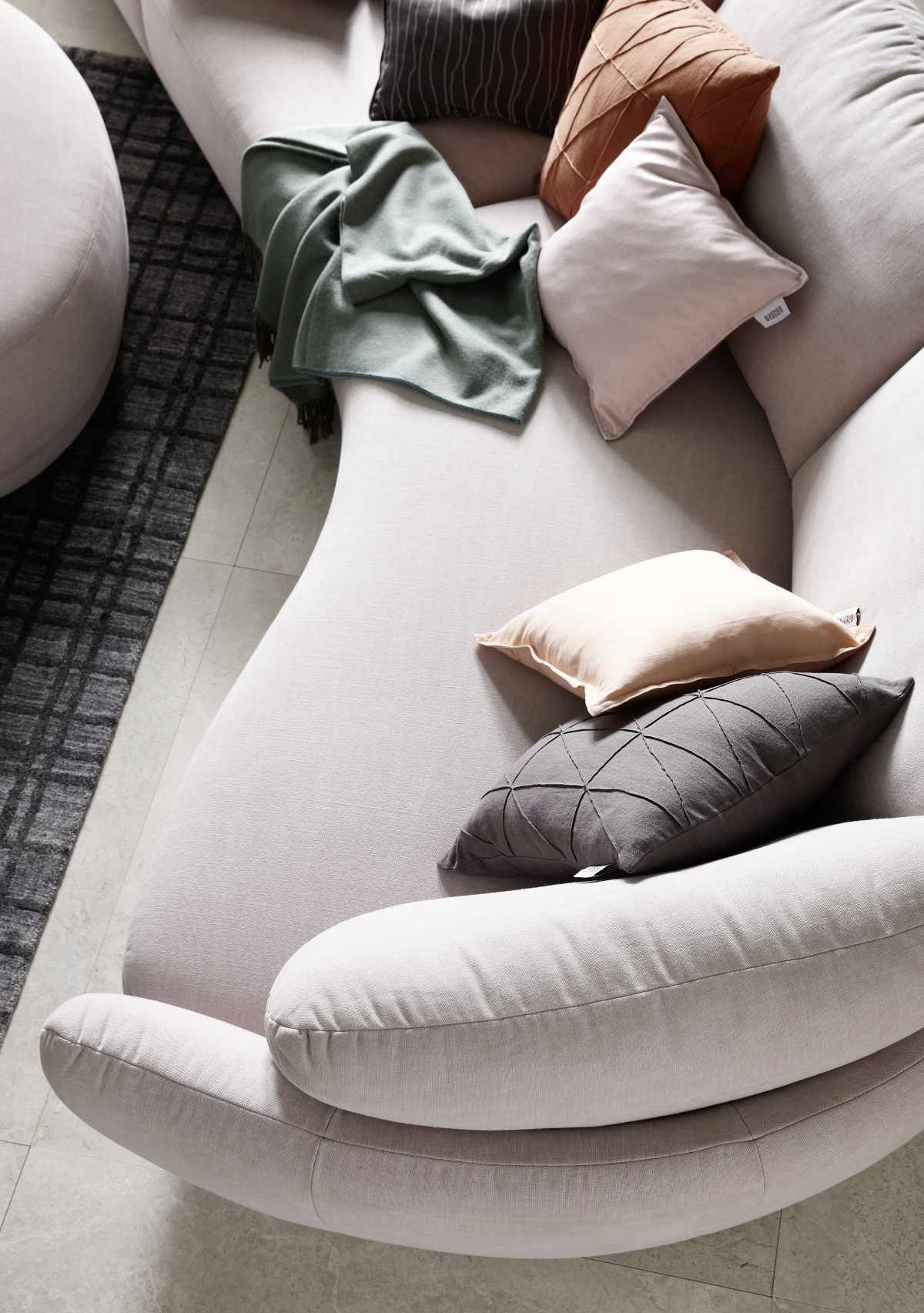 Rundsofa in rosa SCHÖNER WOHNEN-Sofas