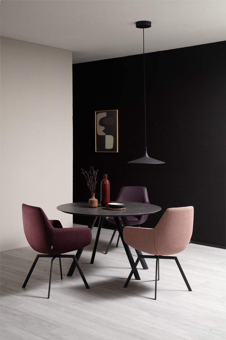 Esszimmer mit rundem Tisch SCHÖNER WOHNEN-Farbe