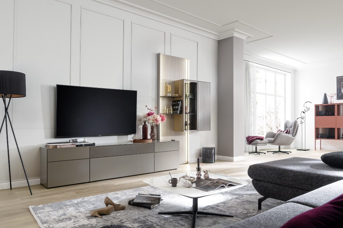 Modernes Wohnzimmer mit Wohnwand AMAYA SCHÖNER WOHNEN-Stauraumserie AMAYA