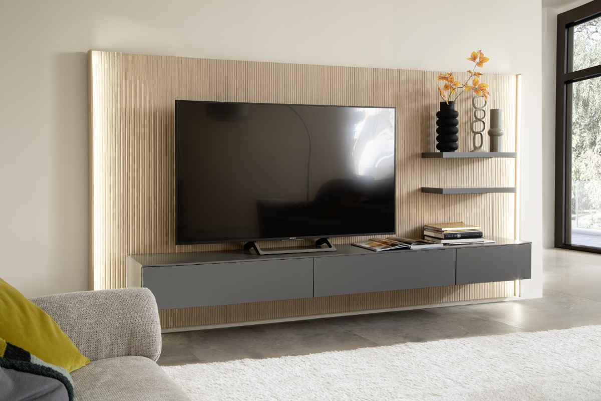 Schlichtes Wohnzimmer mit Wohnwand AMAYA SCHÖNER WOHNEN-Stauraumserie AMAYA